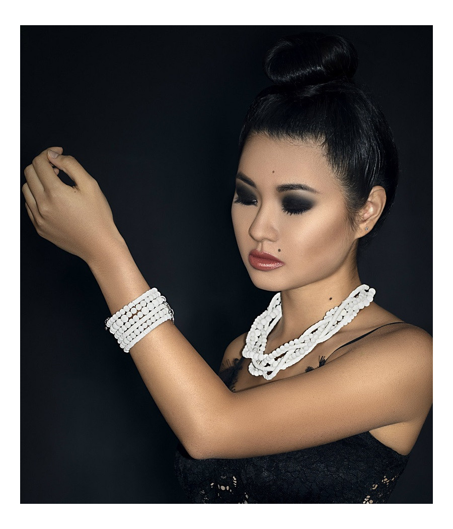 LADY WHITE (BANGLE)