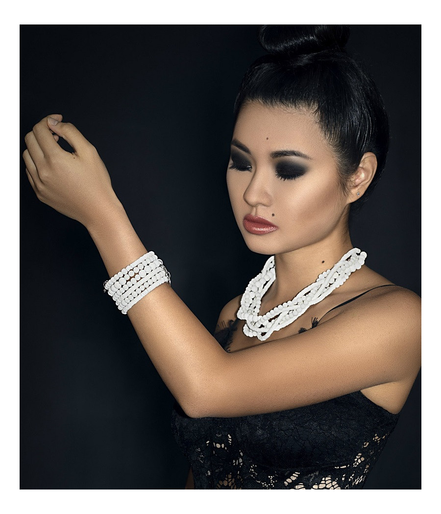 LADY WHITE (GARGANTILLA) (AGOTADO)