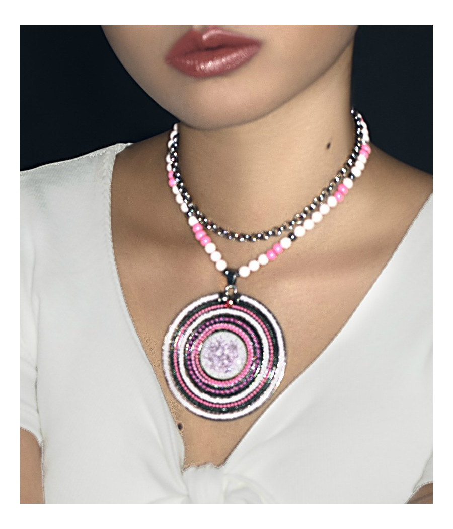 NADINE (GARGANTILLA)